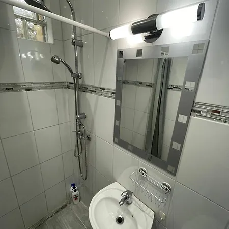 4 Guests: River & Garden Charm Vila *