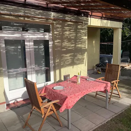 4 Guests: River & Garden Charm * Budapešť