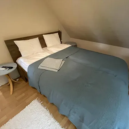 Villa 4 Guests: River & Garden Charm *